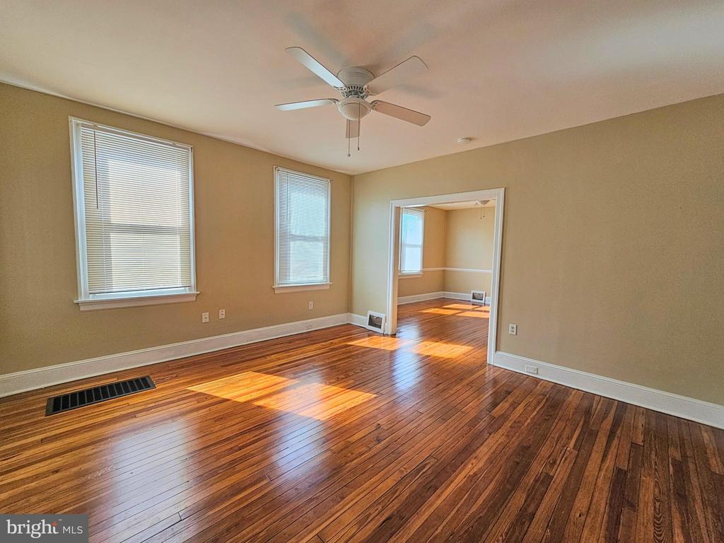 228 LINWOOD AVE
