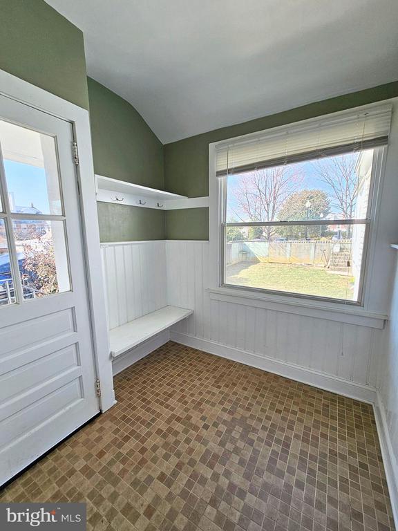 228 LINWOOD AVE
