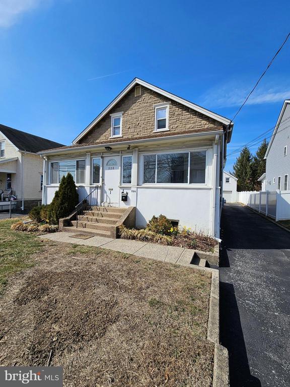 228 LINWOOD AVE