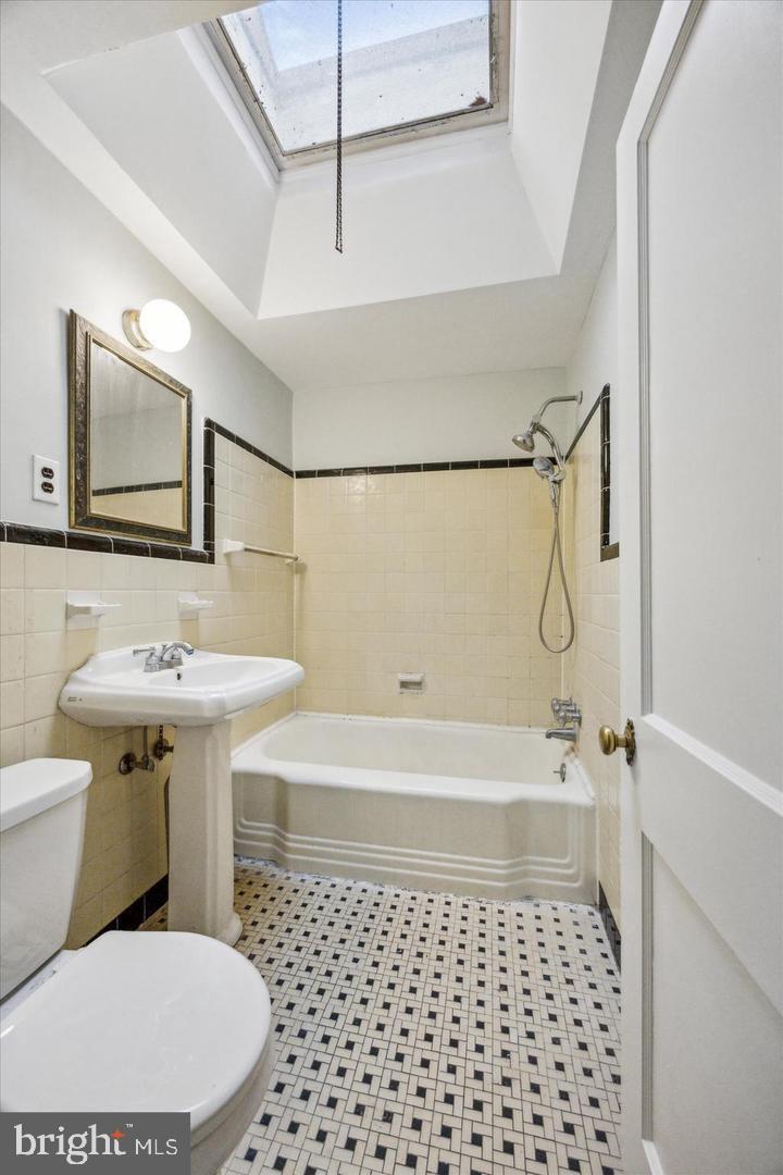 11 TRENT RD #2ND FLOOR