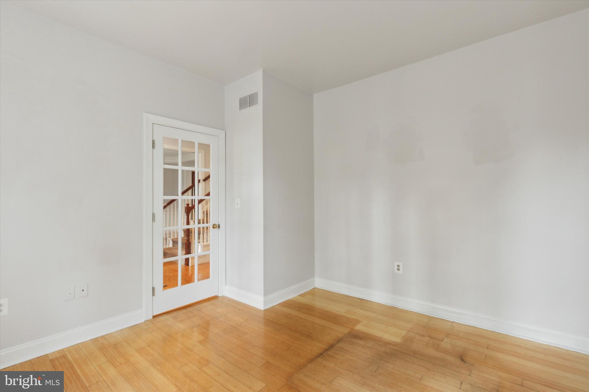 218 Royal Ave