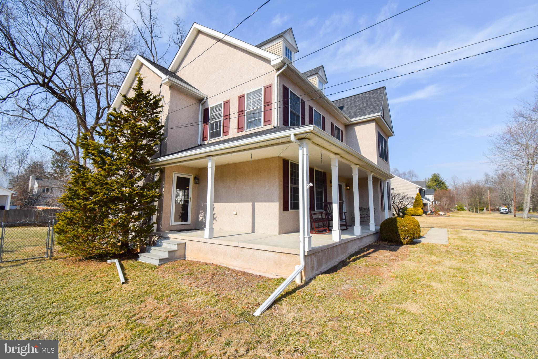 218 Royal Ave
