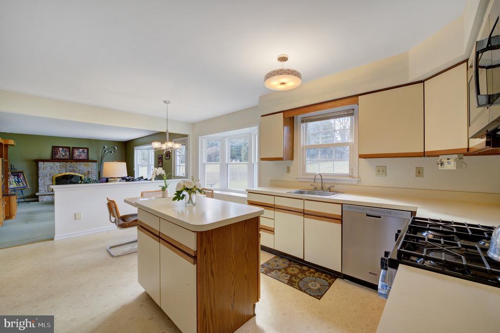 1468 Barton Dr