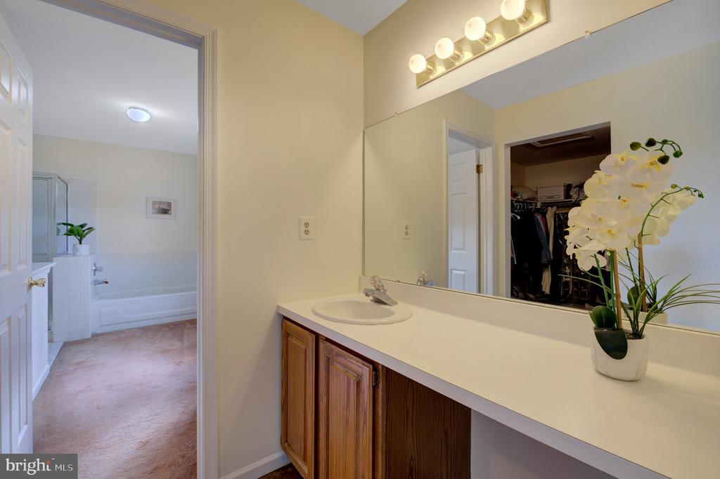 1468 Barton Dr