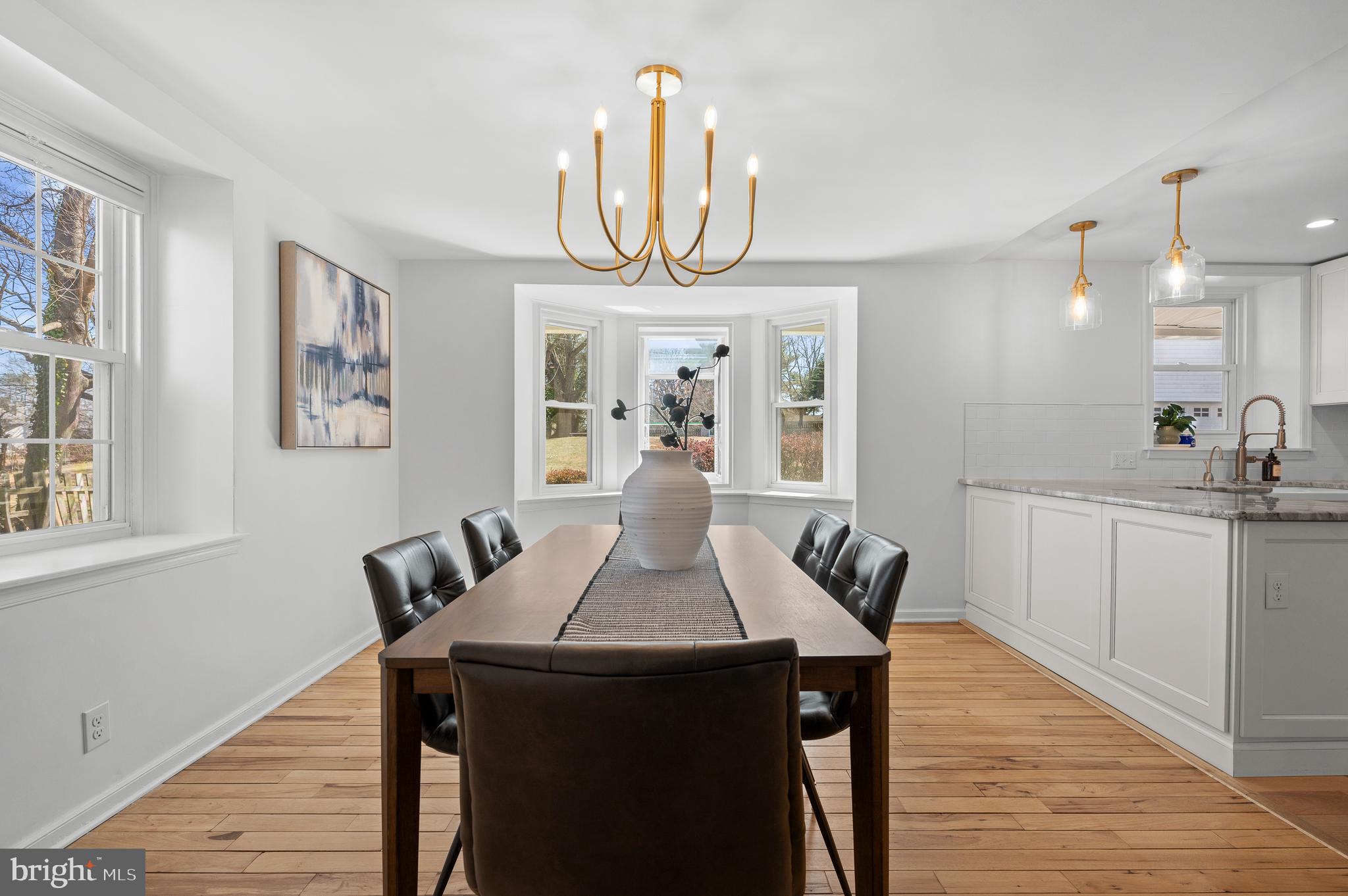1133 N Woodbine Ave