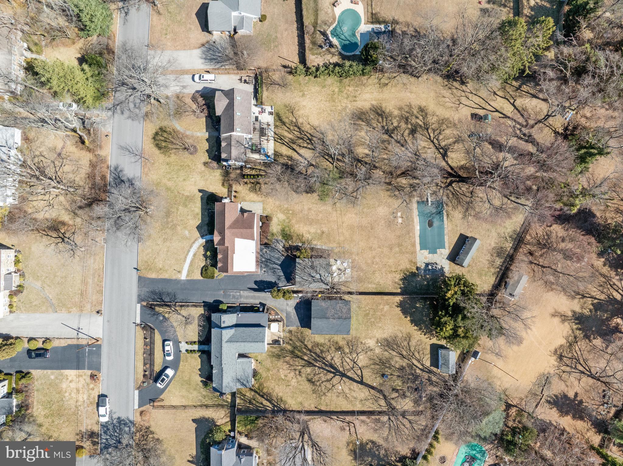 1133 N Woodbine Ave