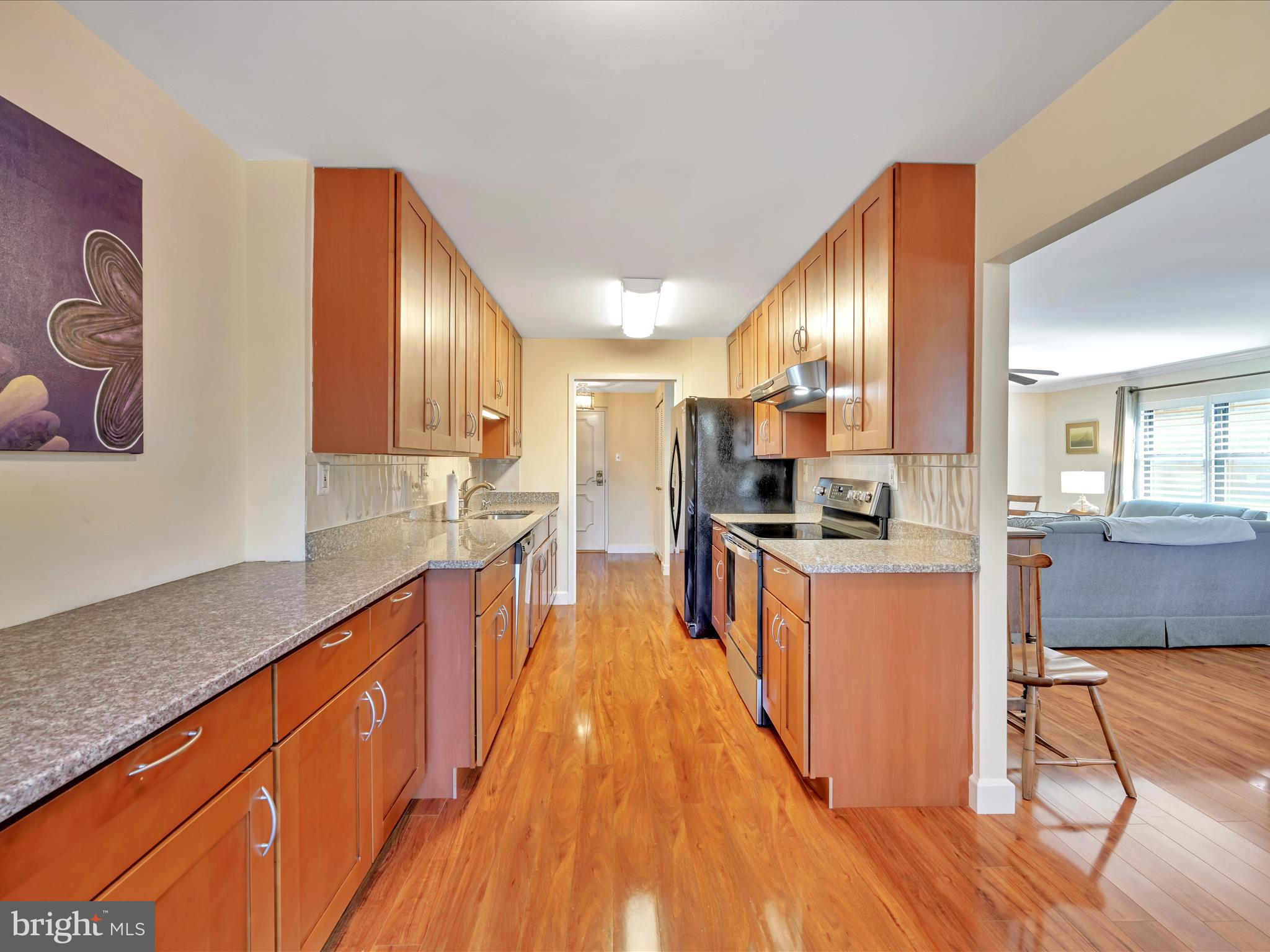 930 Montgomery Ave #T-2