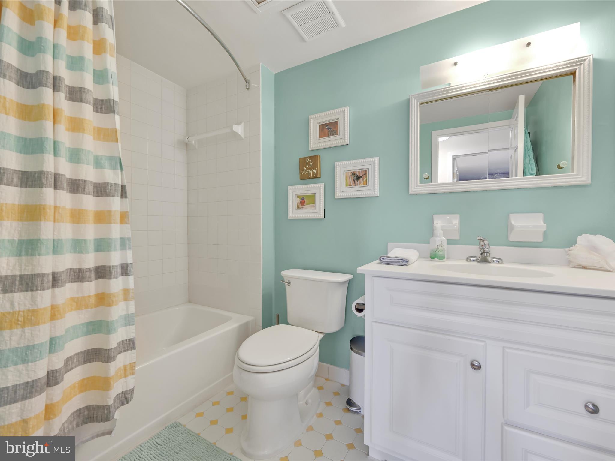 930 Montgomery Ave #T-2