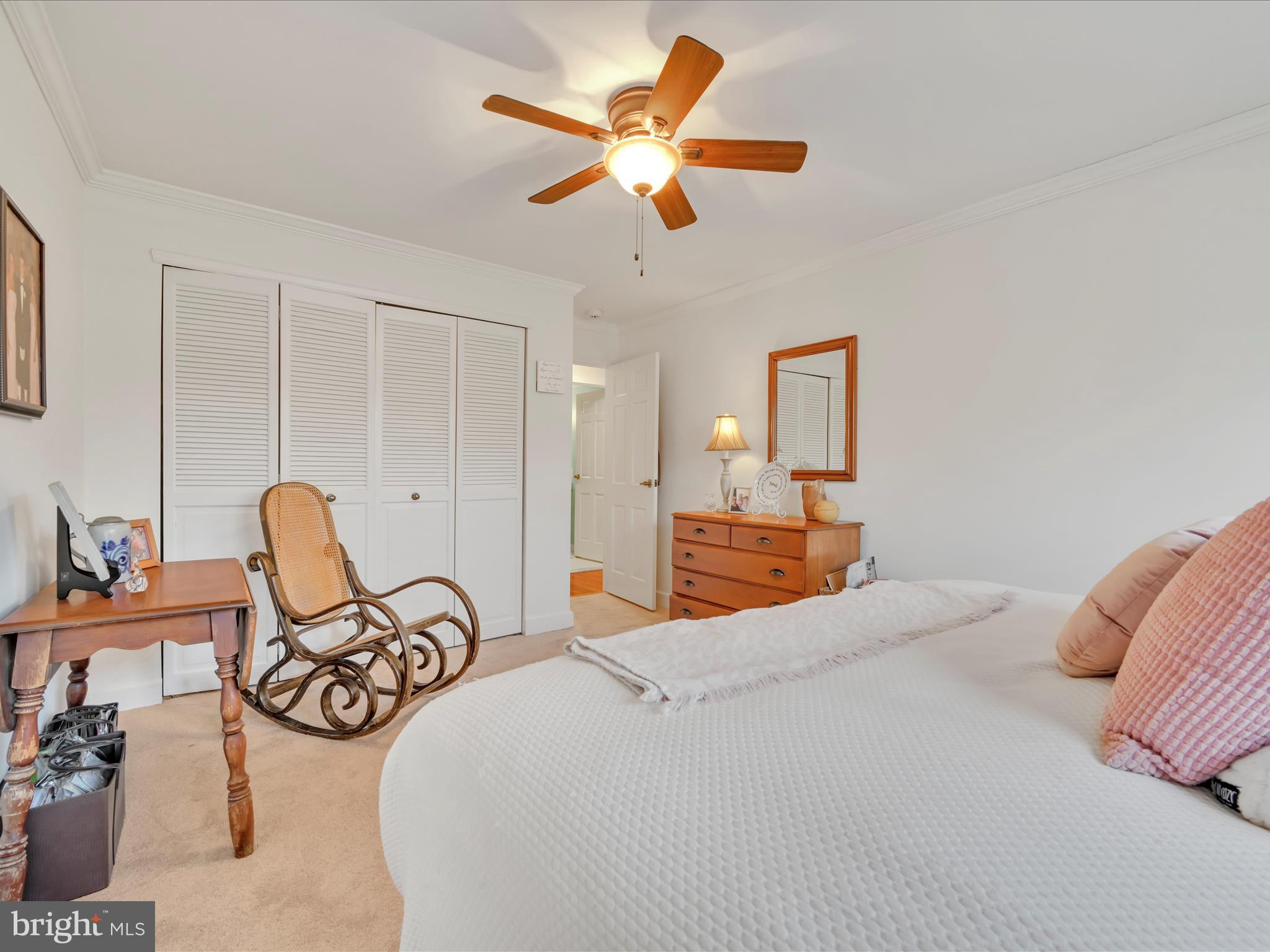 930 Montgomery Ave #T-2