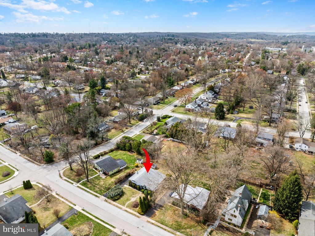 903 Harston Ln