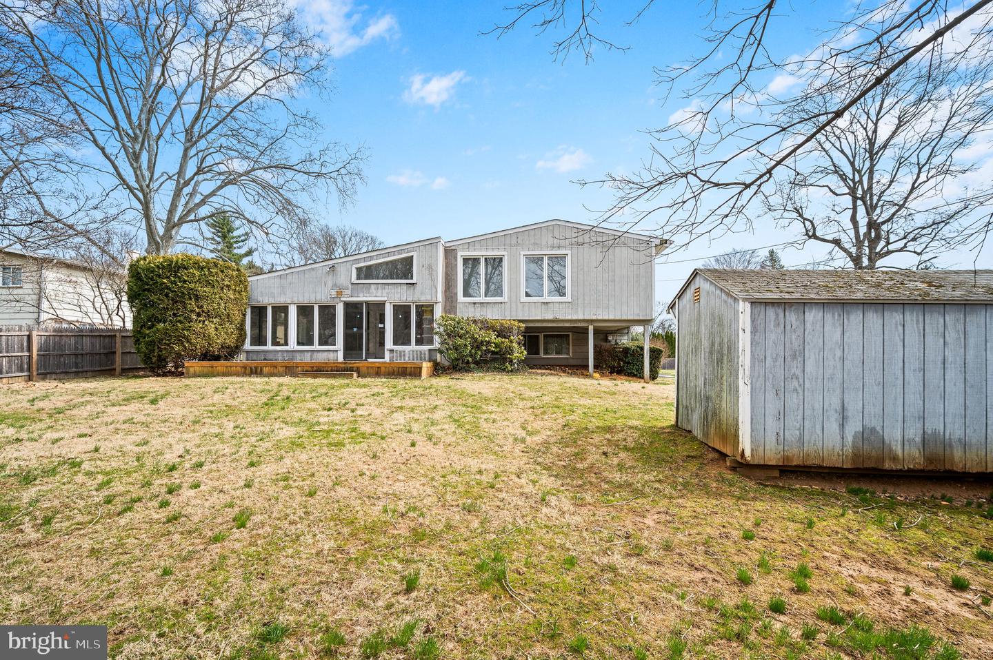 903 Harston Ln