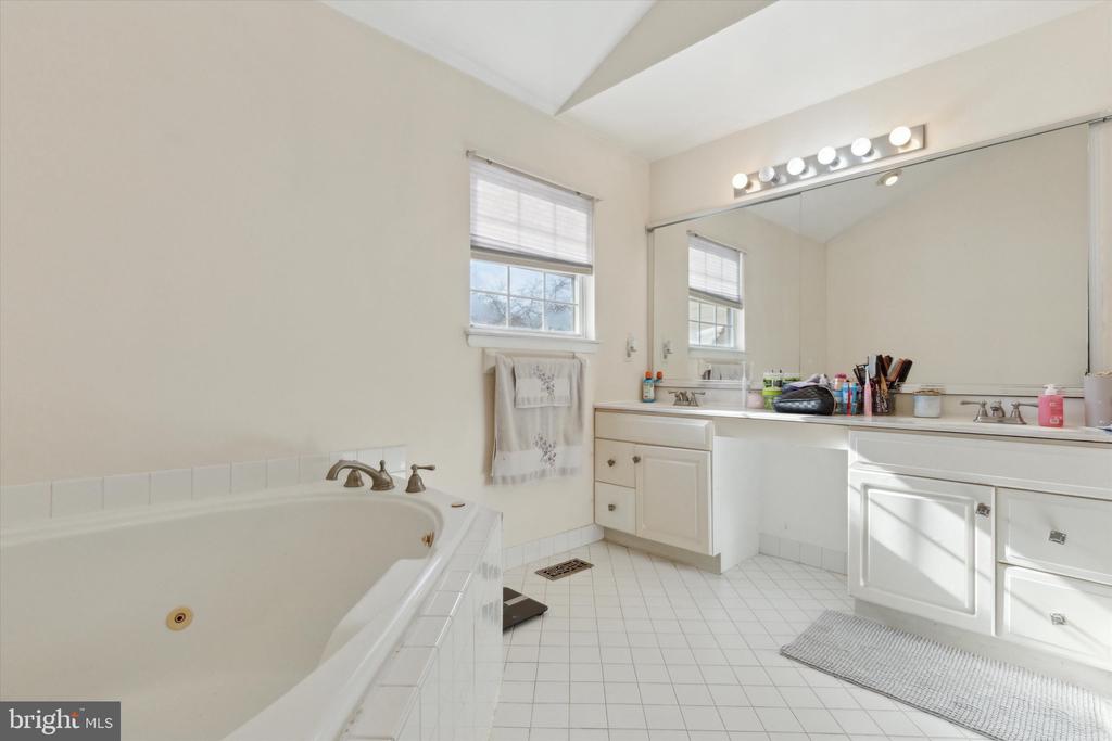 129 MEDINAH DR