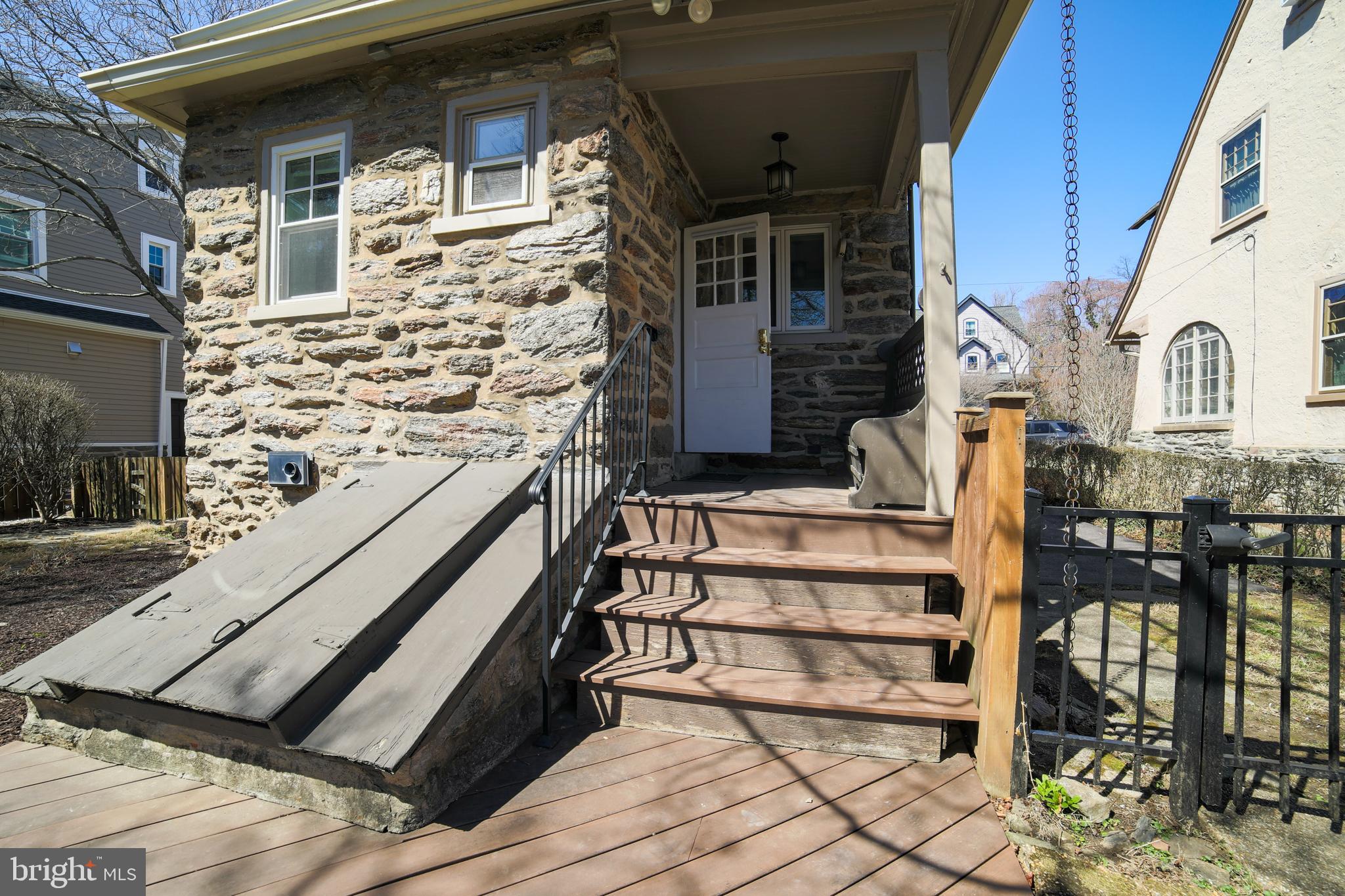 10 Elmwood Ave