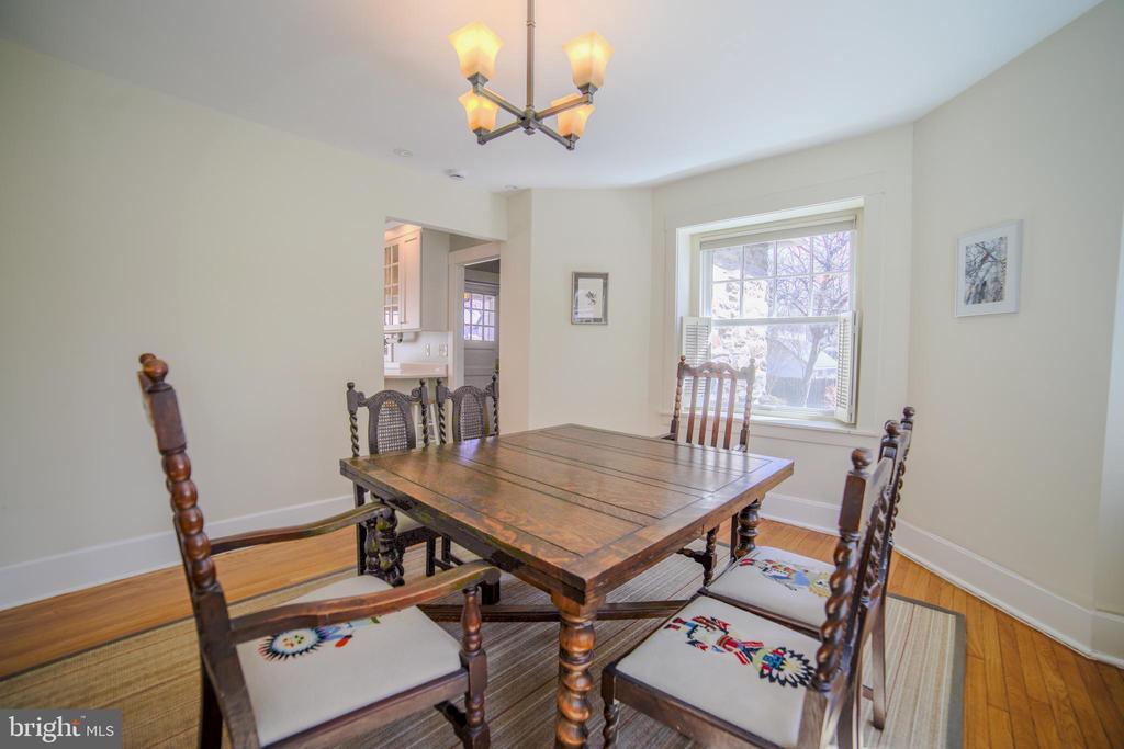 10 Elmwood Ave