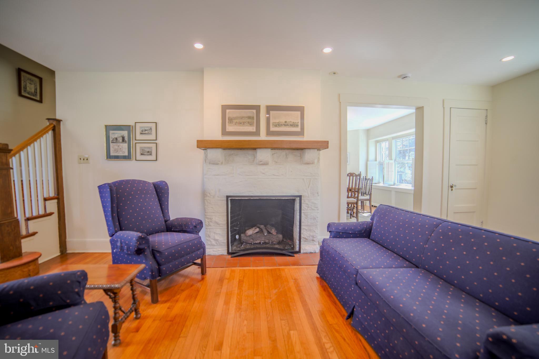 10 Elmwood Ave