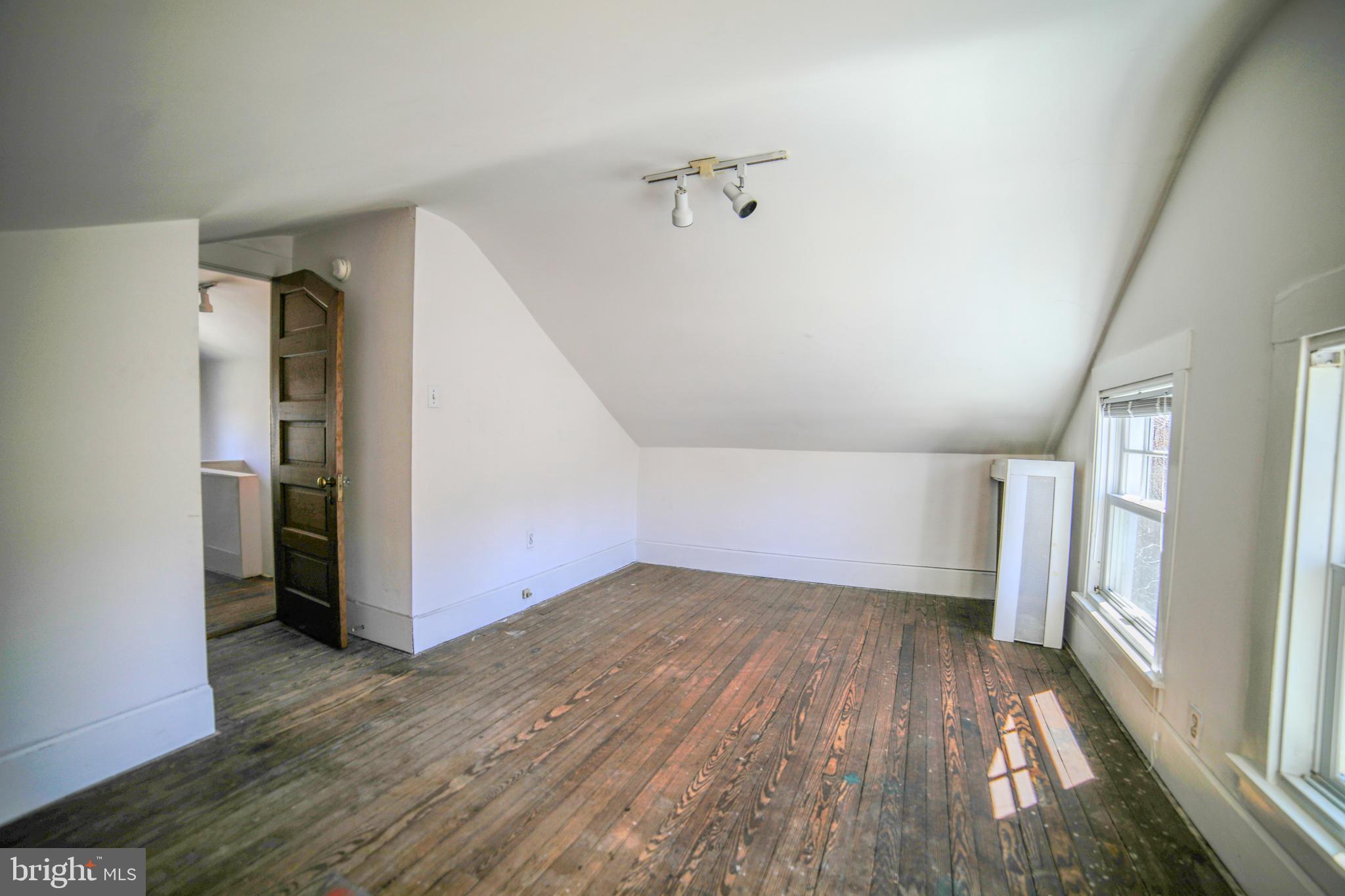 10 Elmwood Ave