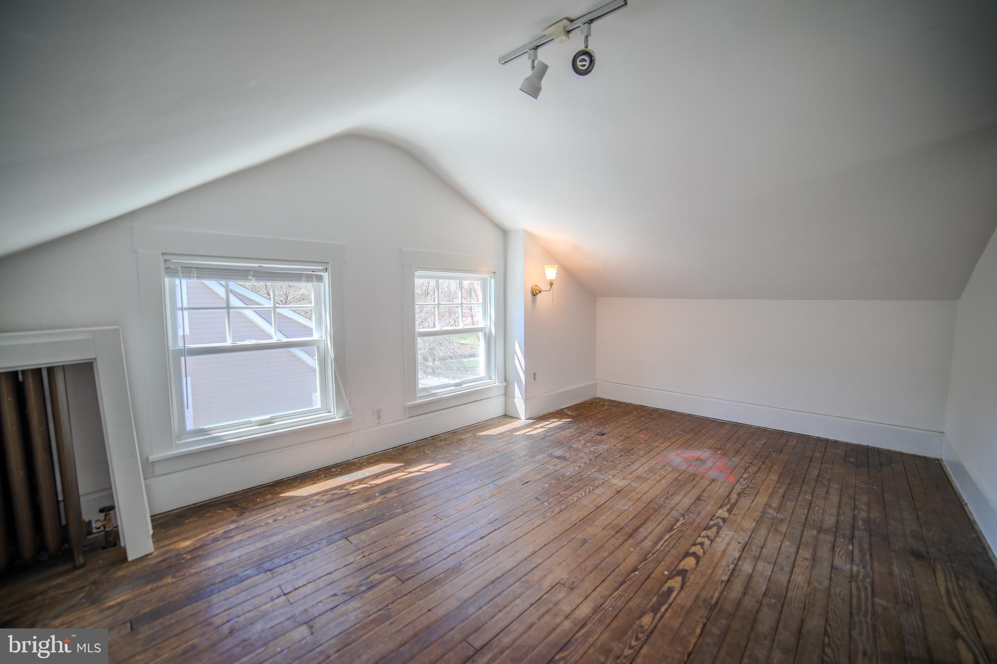 10 Elmwood Ave