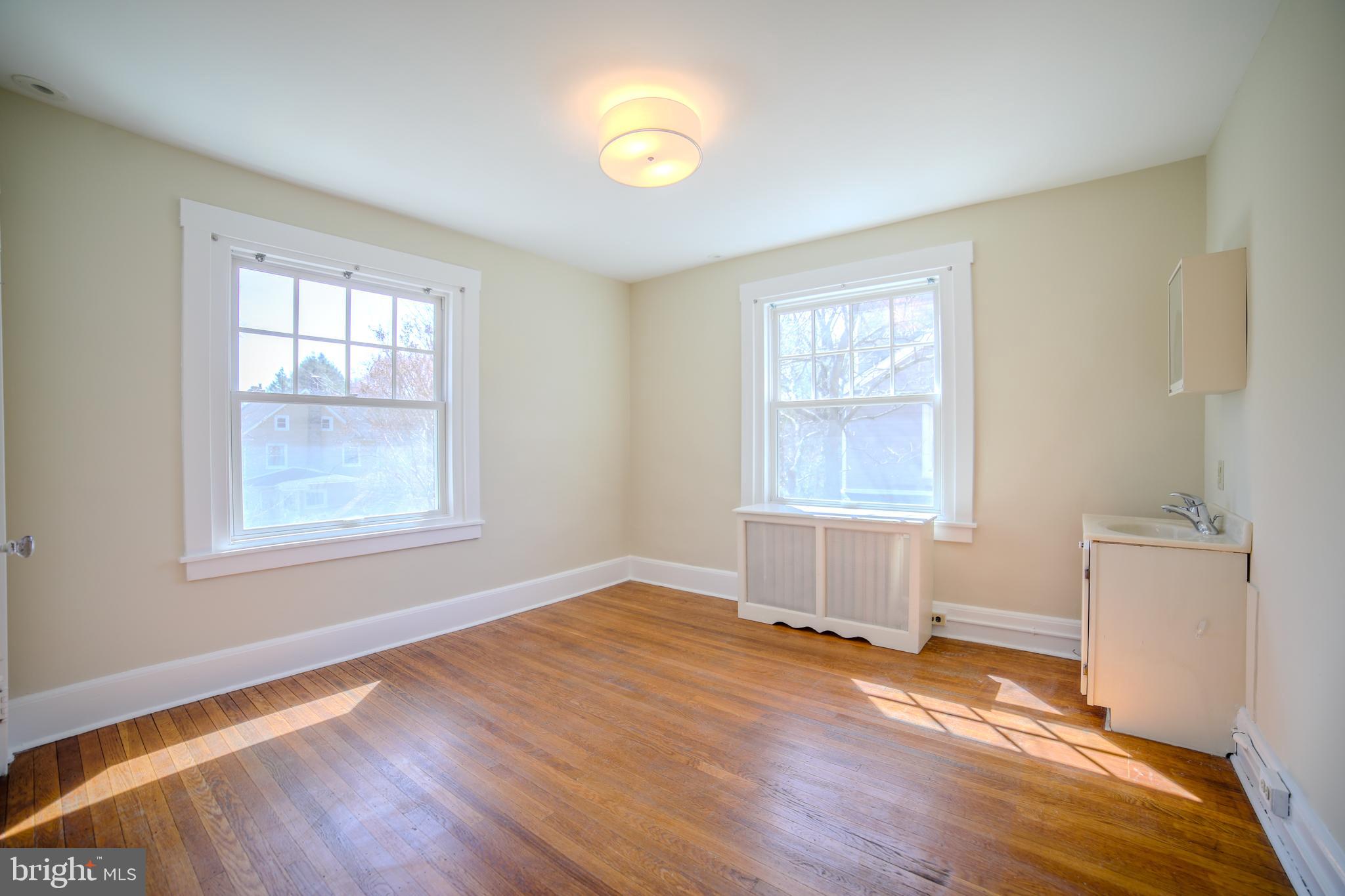 10 Elmwood Ave