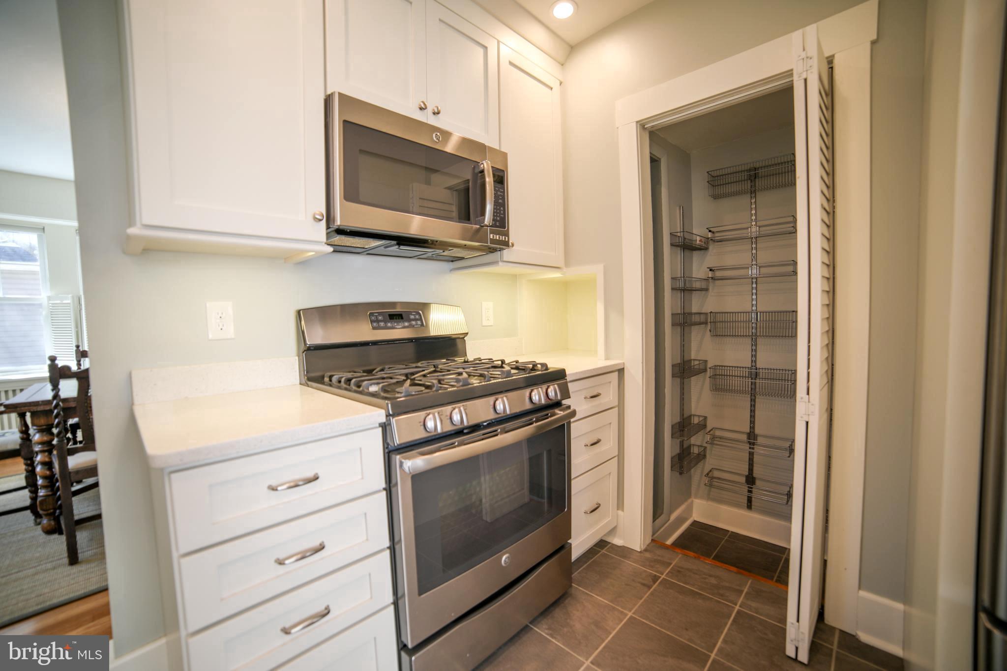 10 Elmwood Ave