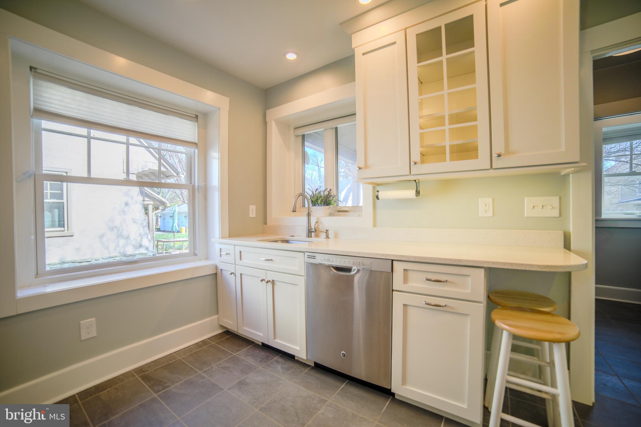 10 Elmwood Ave