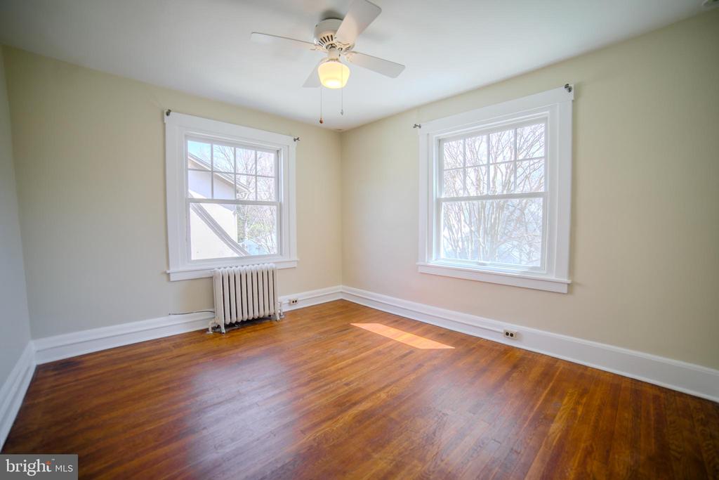 10 Elmwood Ave
