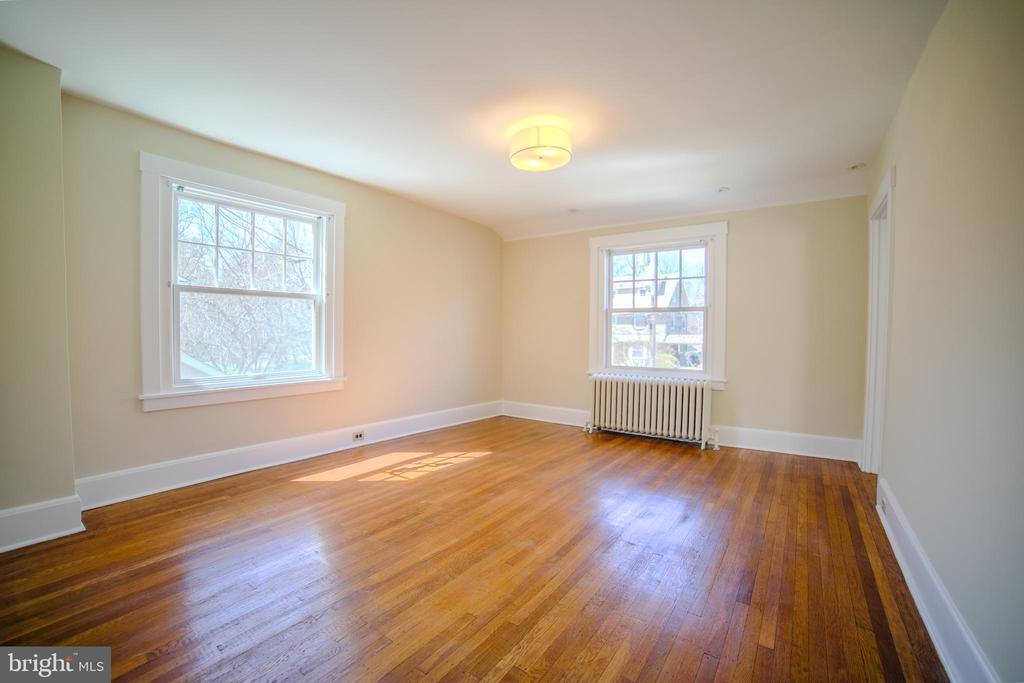 10 Elmwood Ave