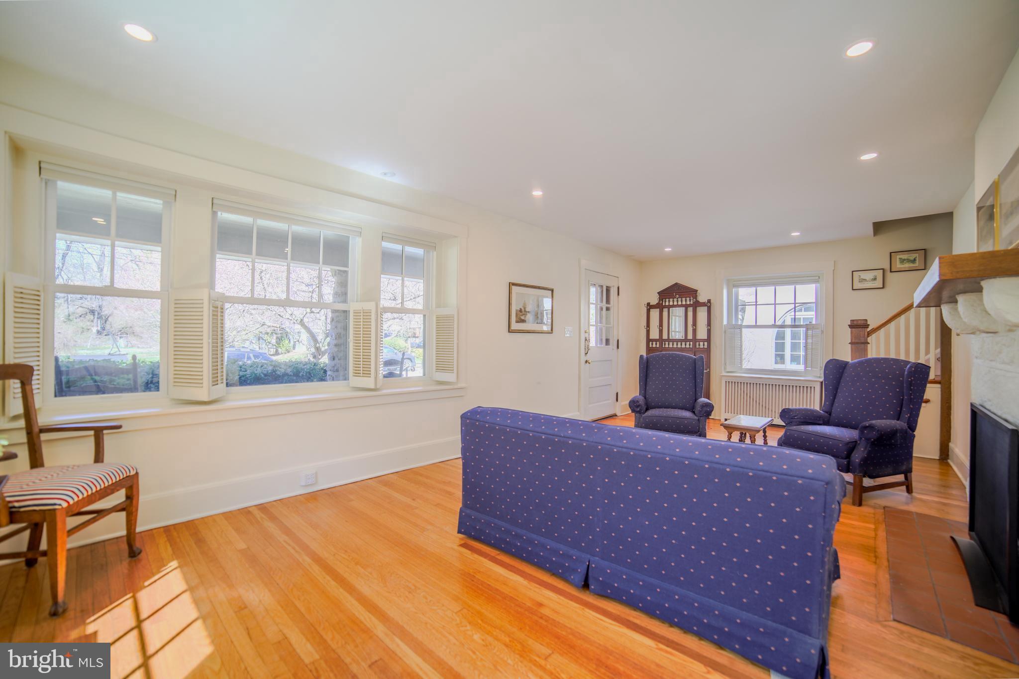 10 Elmwood Ave