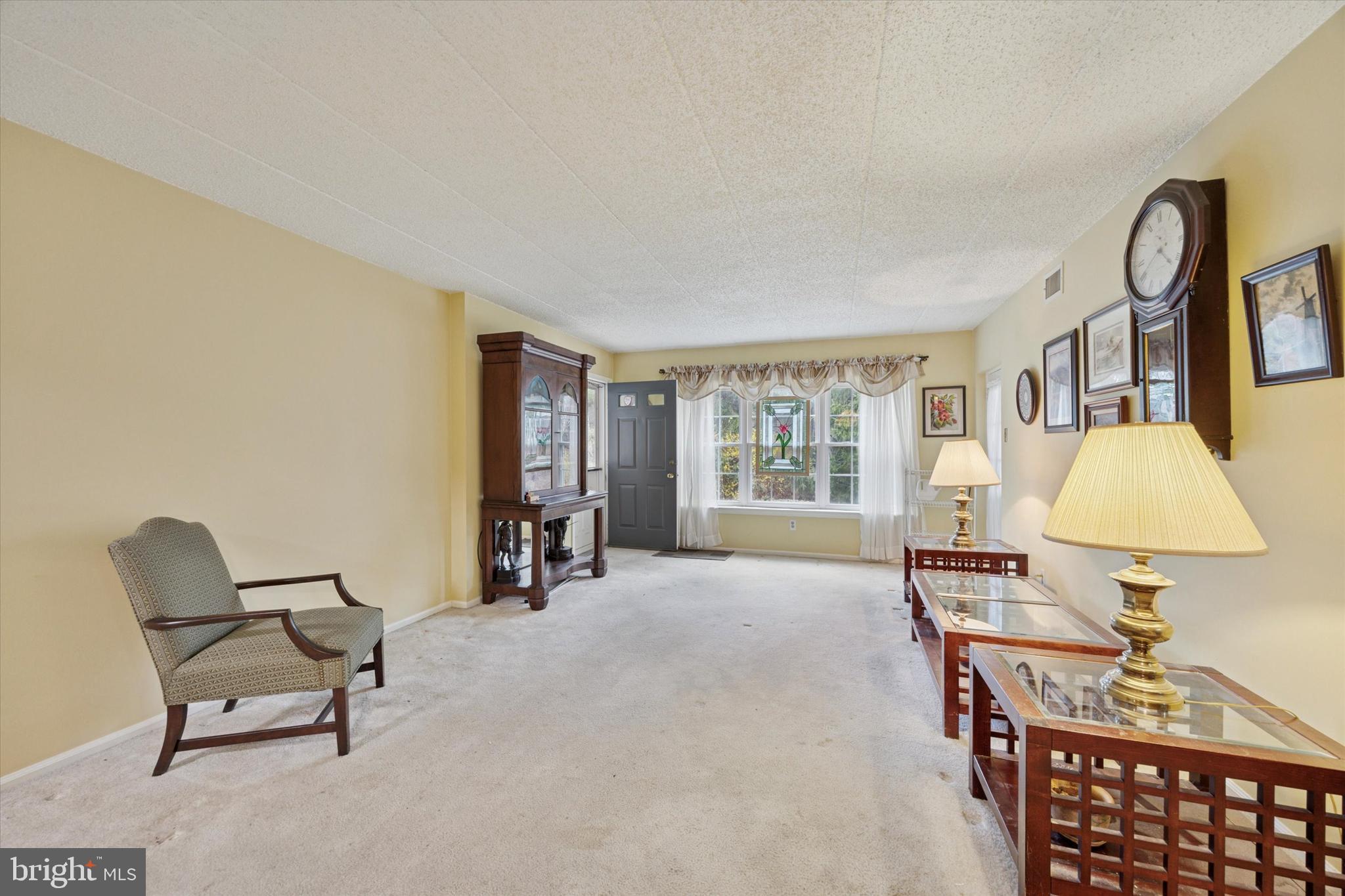 1811 Valley Glen Rd #142