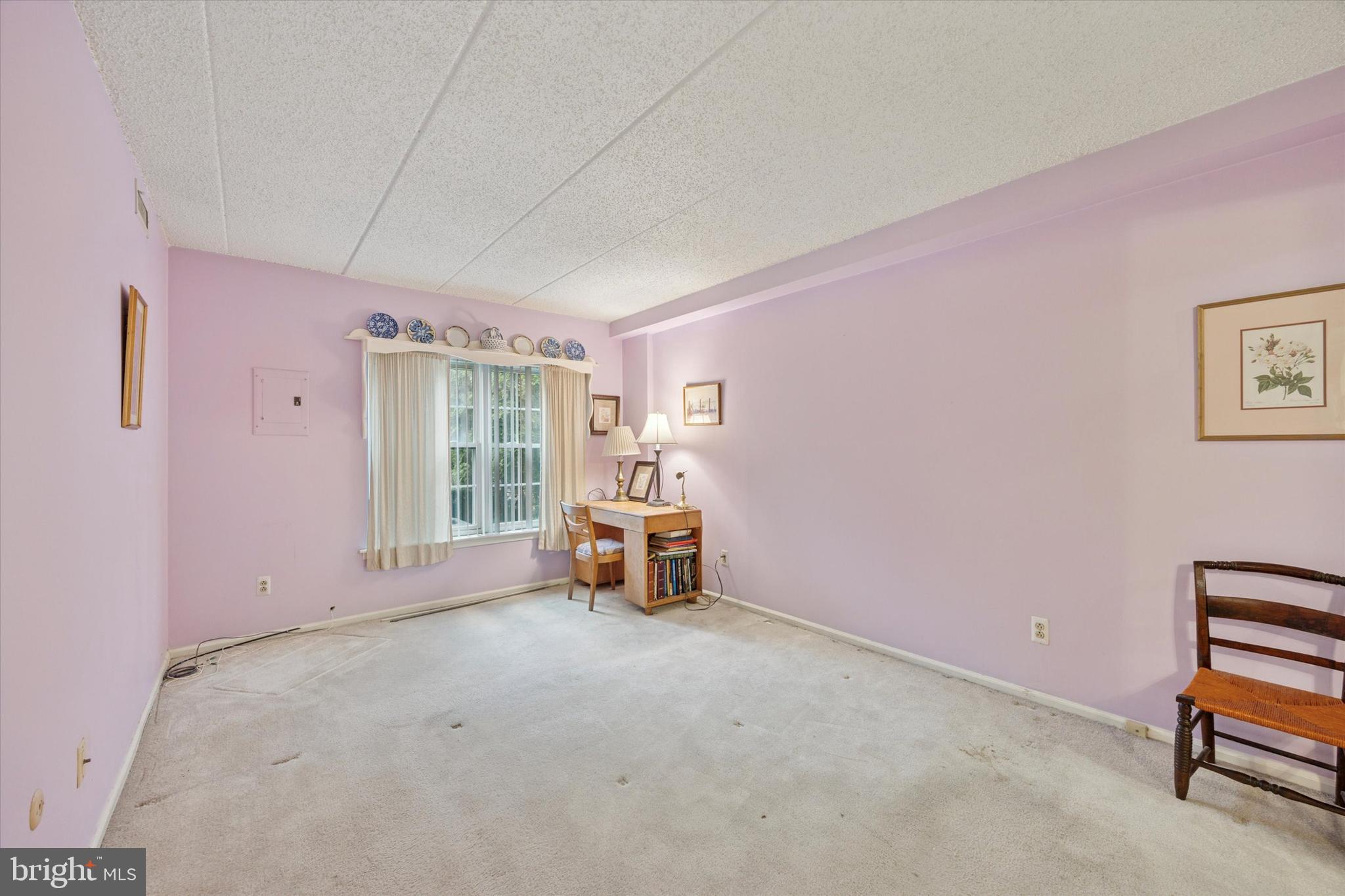 1811 Valley Glen Rd #142