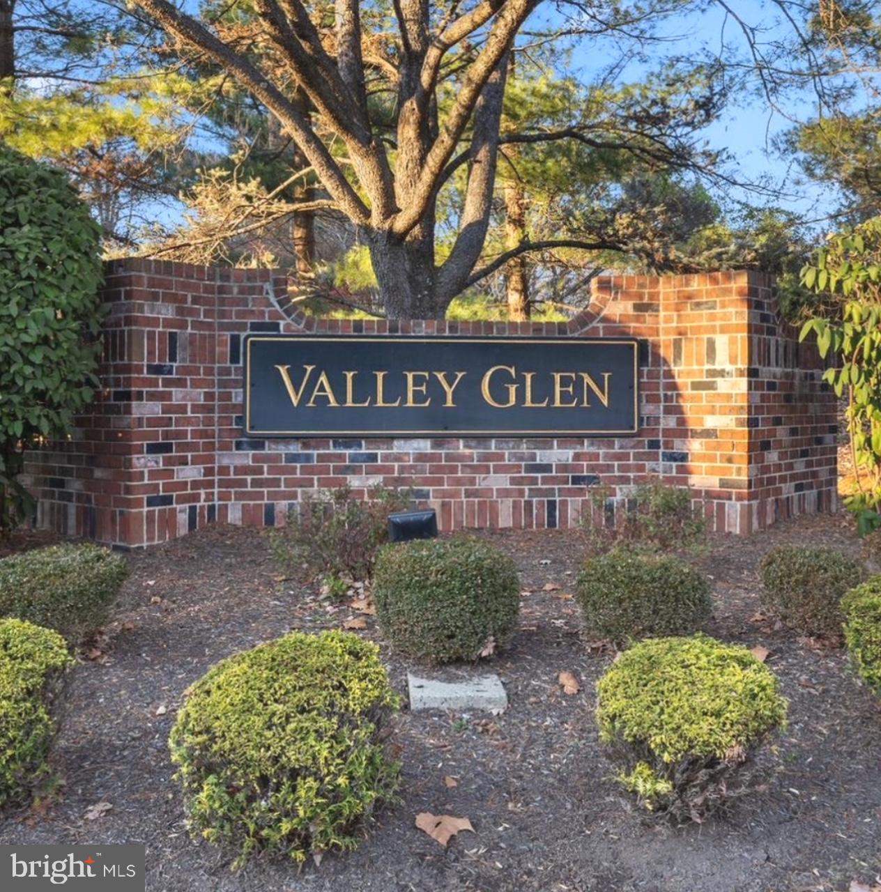 1811 Valley Glen Rd #142