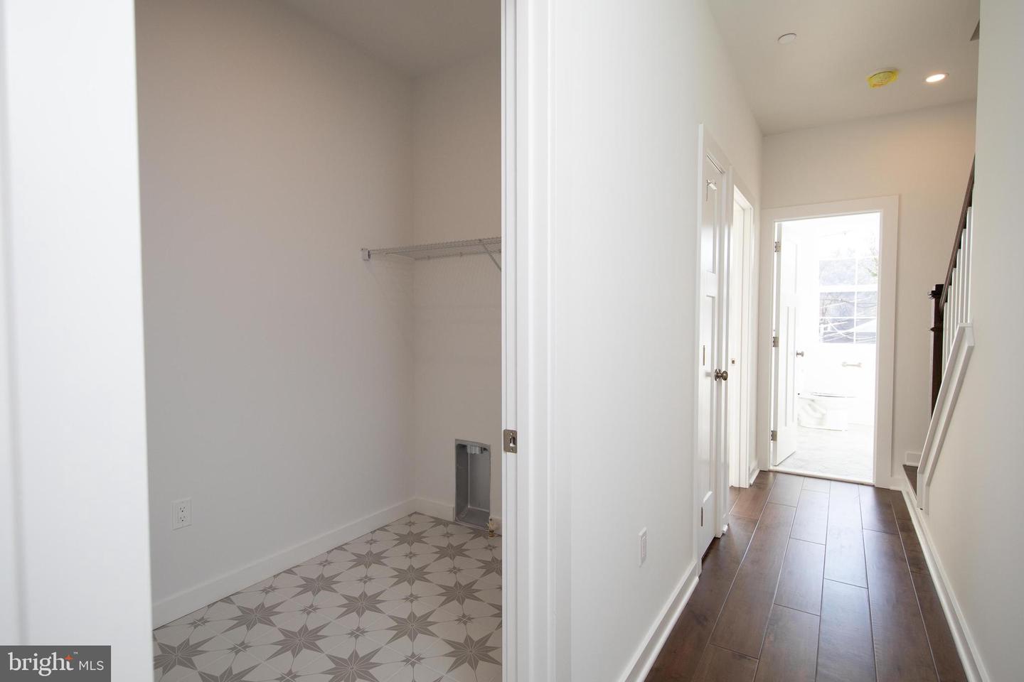 406 E 7th Ave