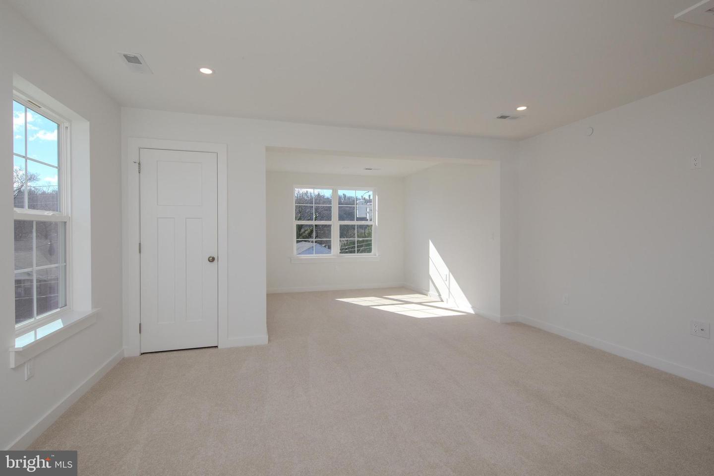 406 E 7th Ave
