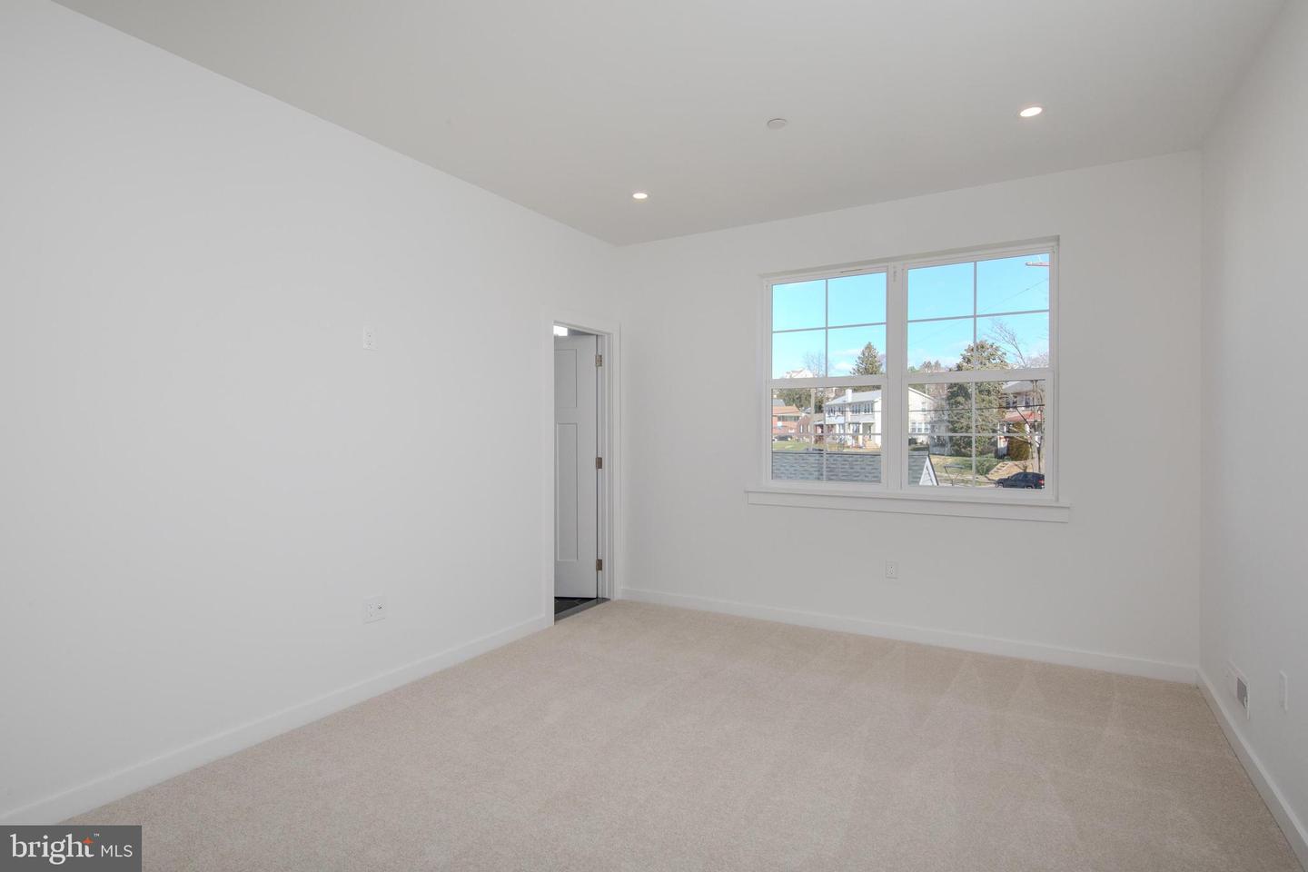406 E 7th Ave