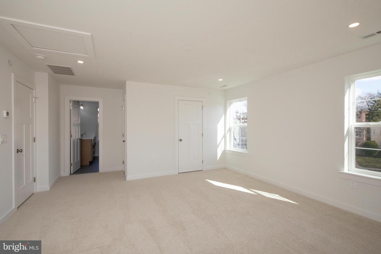 406 E 7th Ave