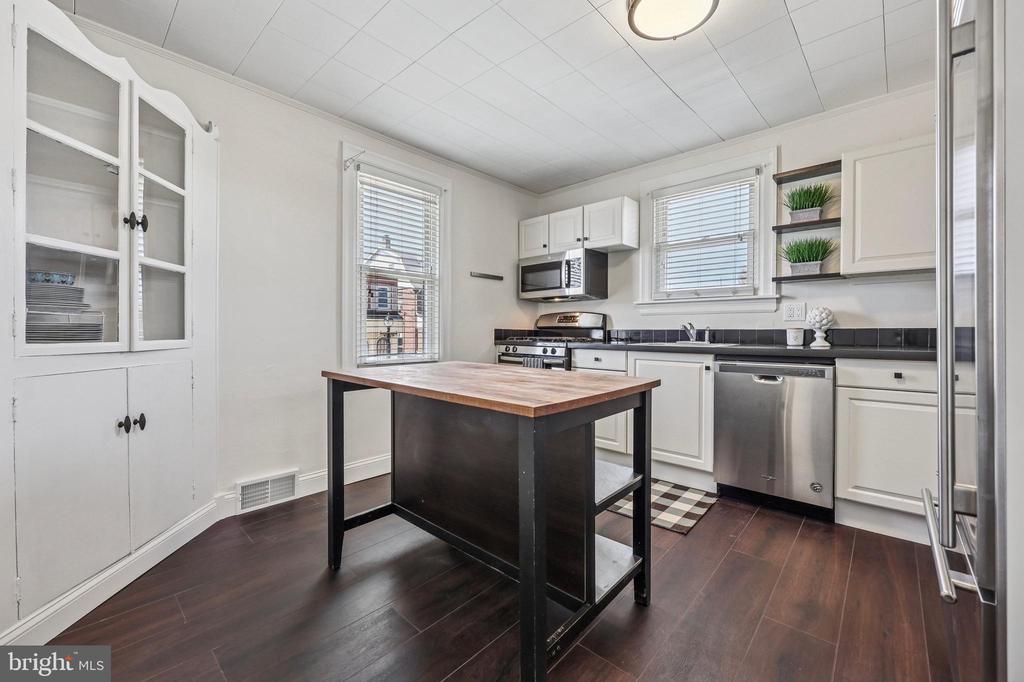 232 Linwood Ave