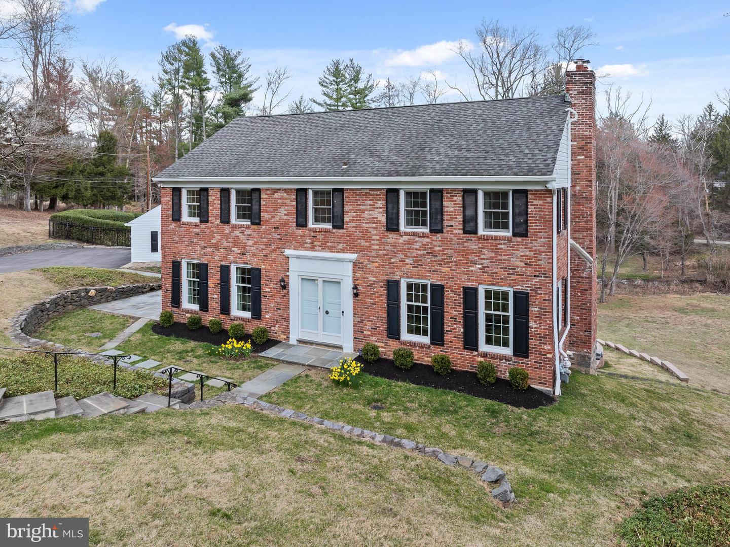 117 Adrienne Ln