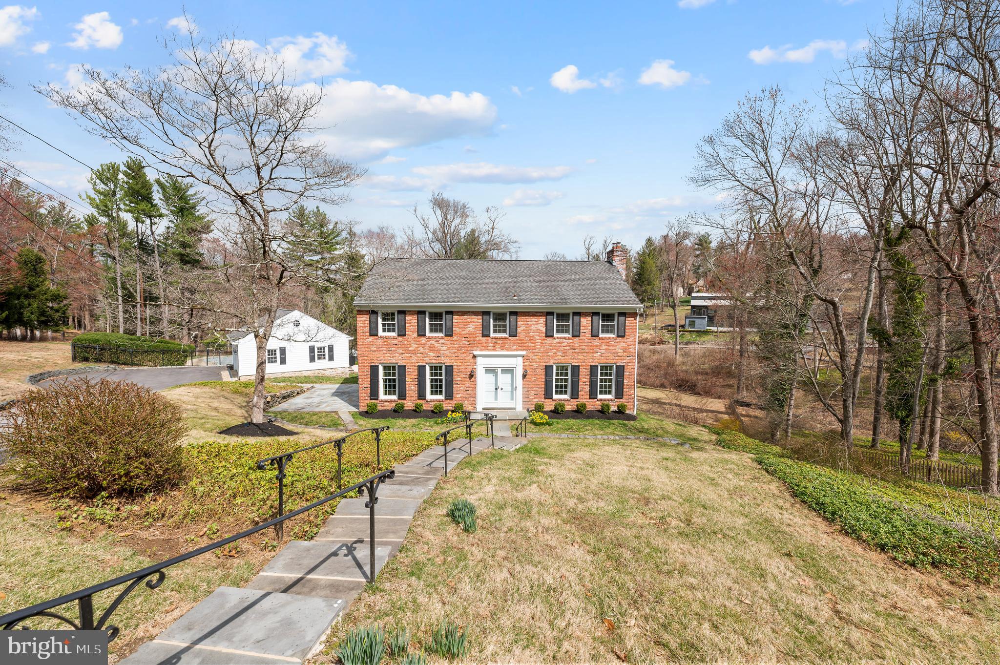 117 Adrienne Ln