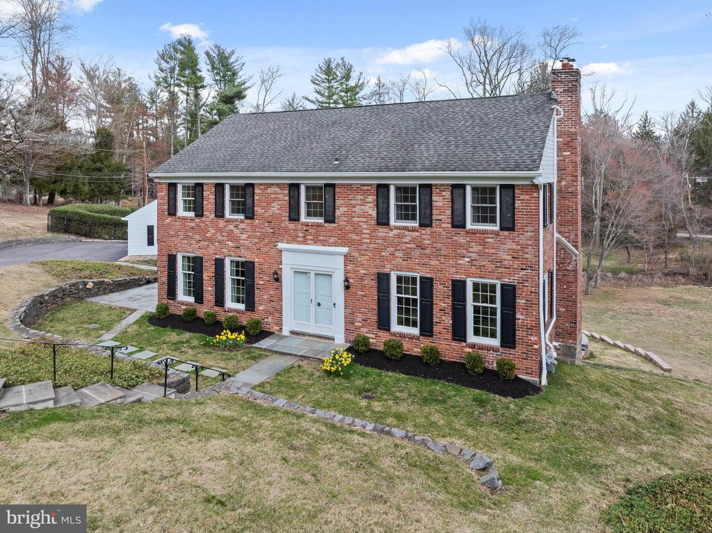 117 Adrienne Ln
