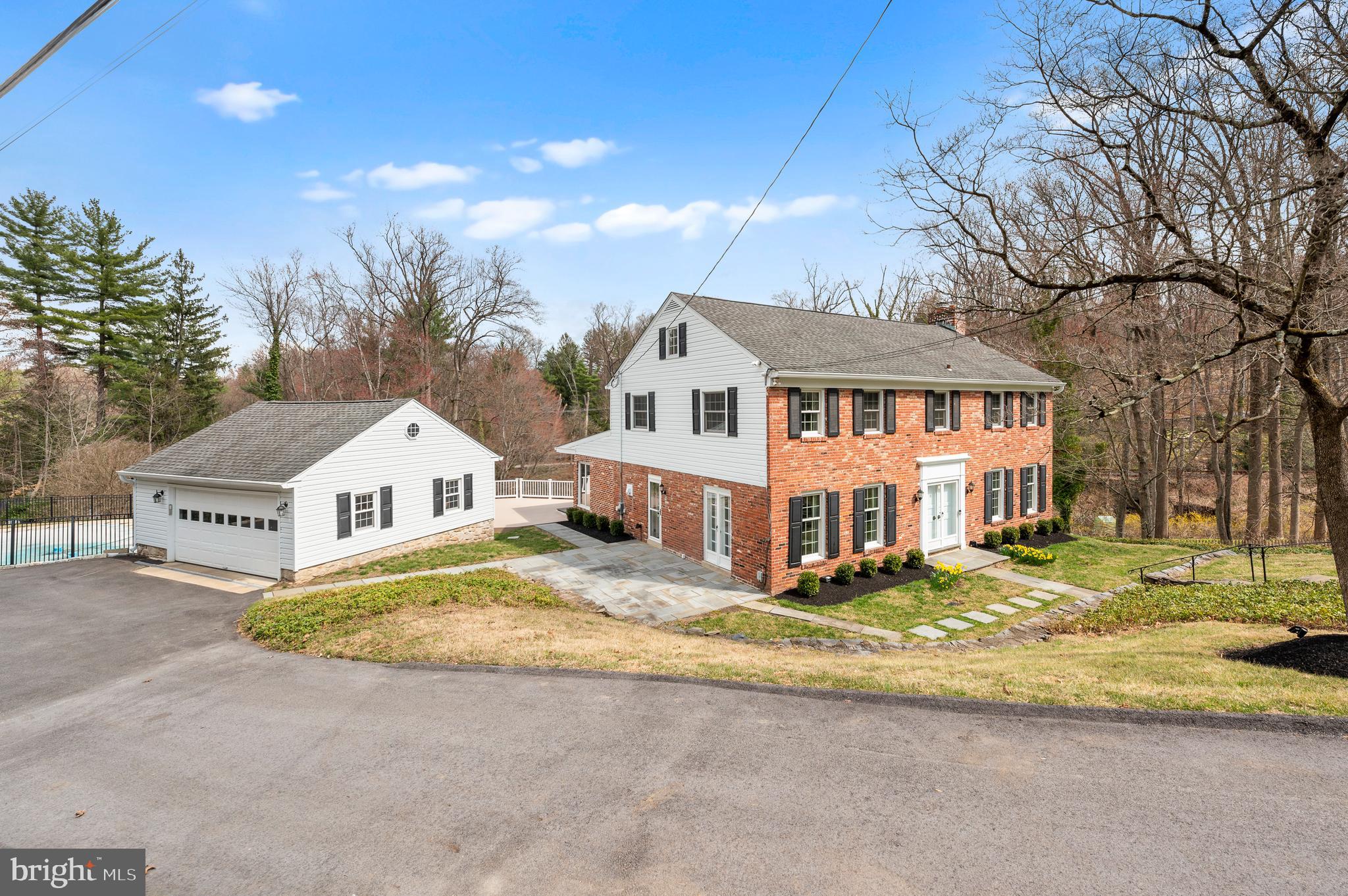 117 Adrienne Ln