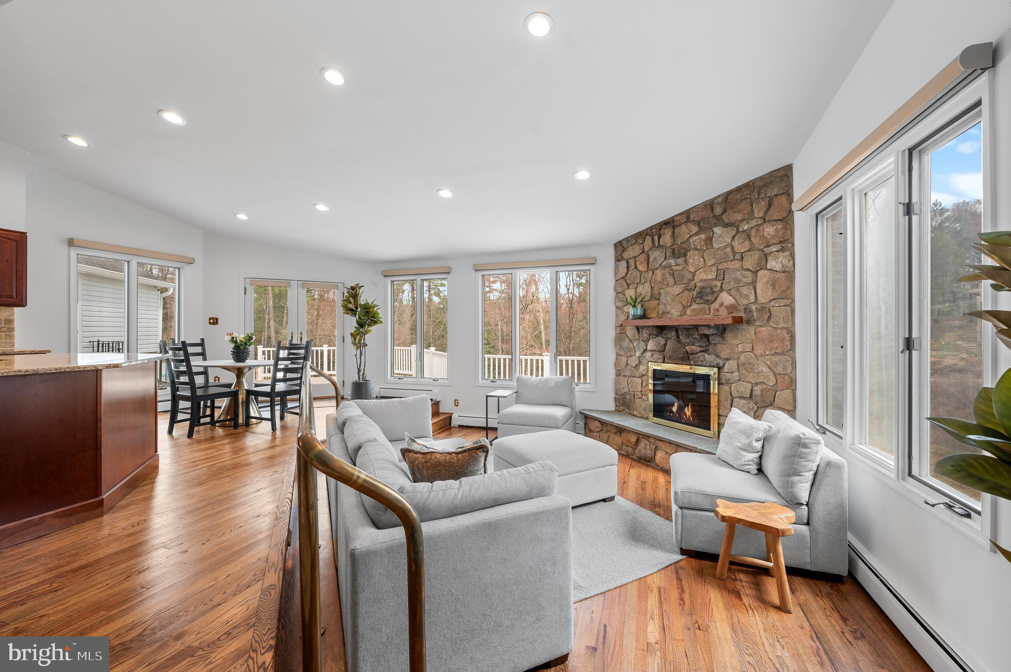 117 Adrienne Ln