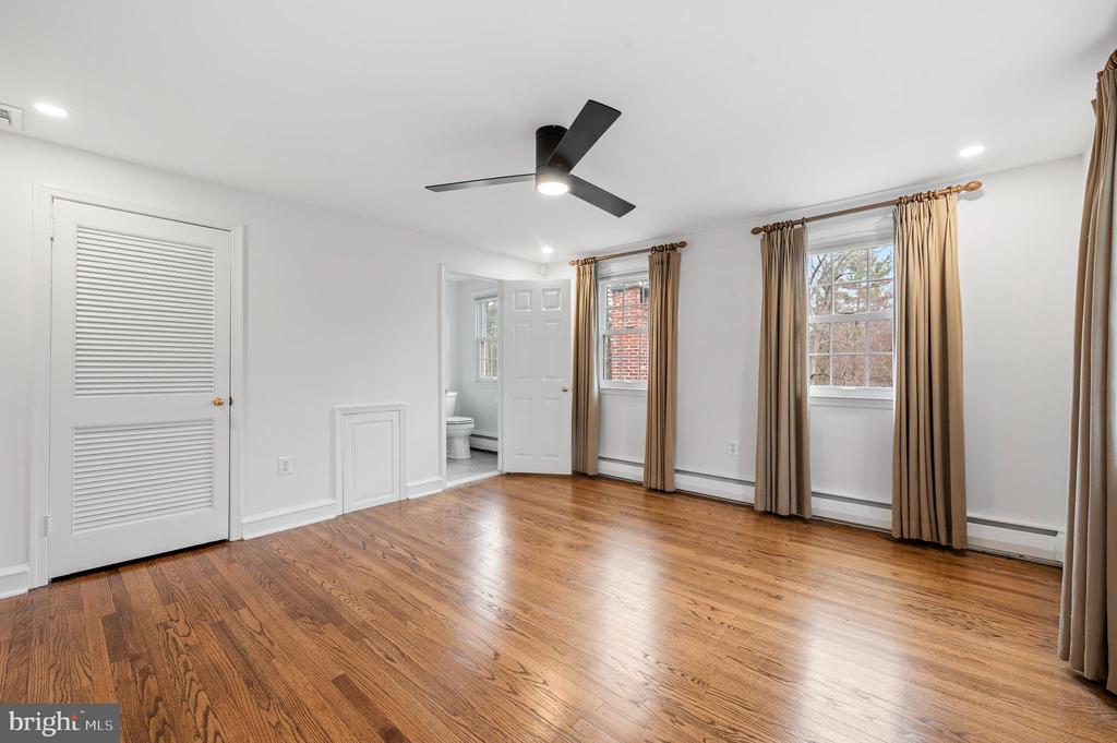 117 Adrienne Ln