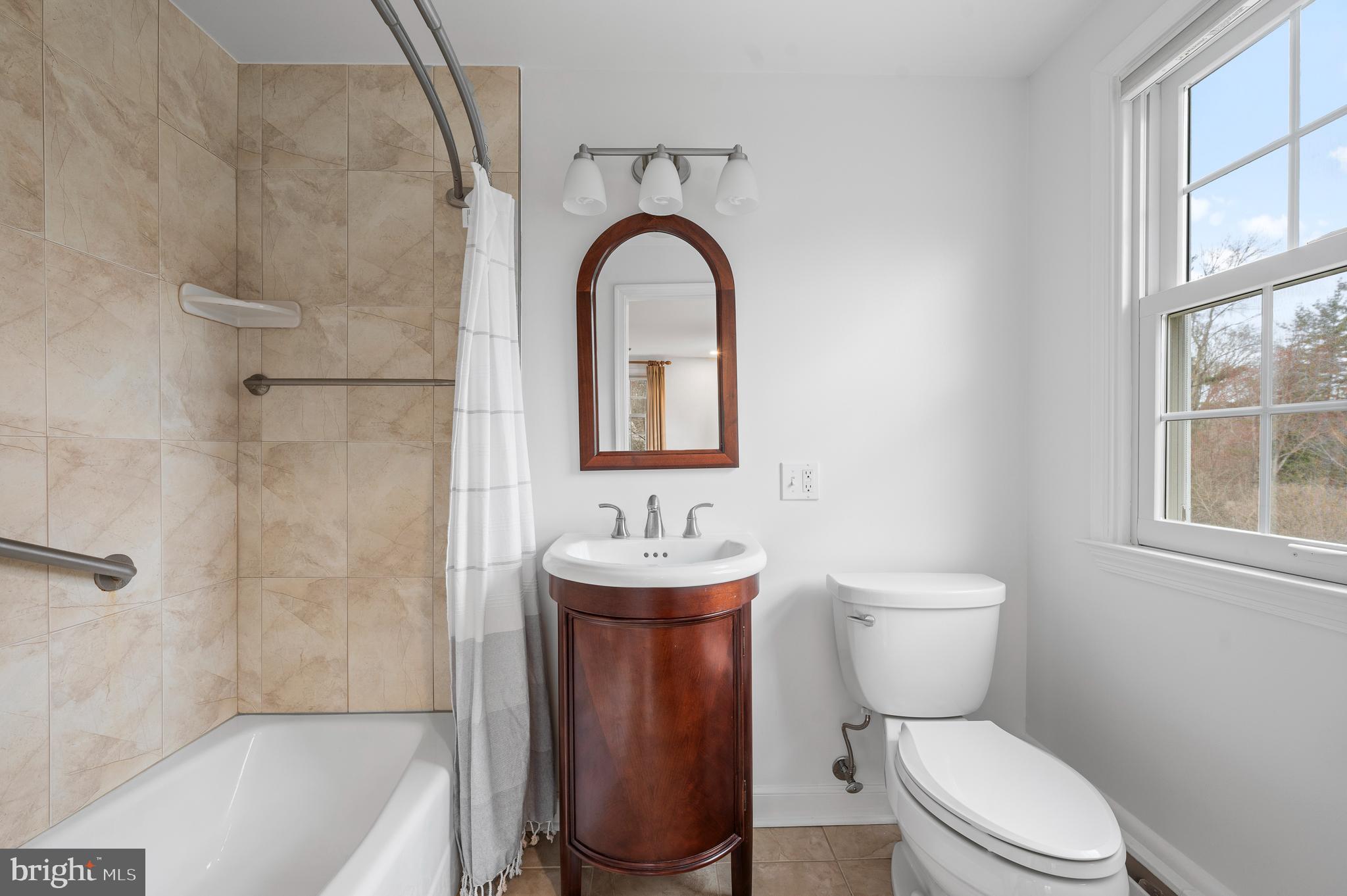 117 Adrienne Ln