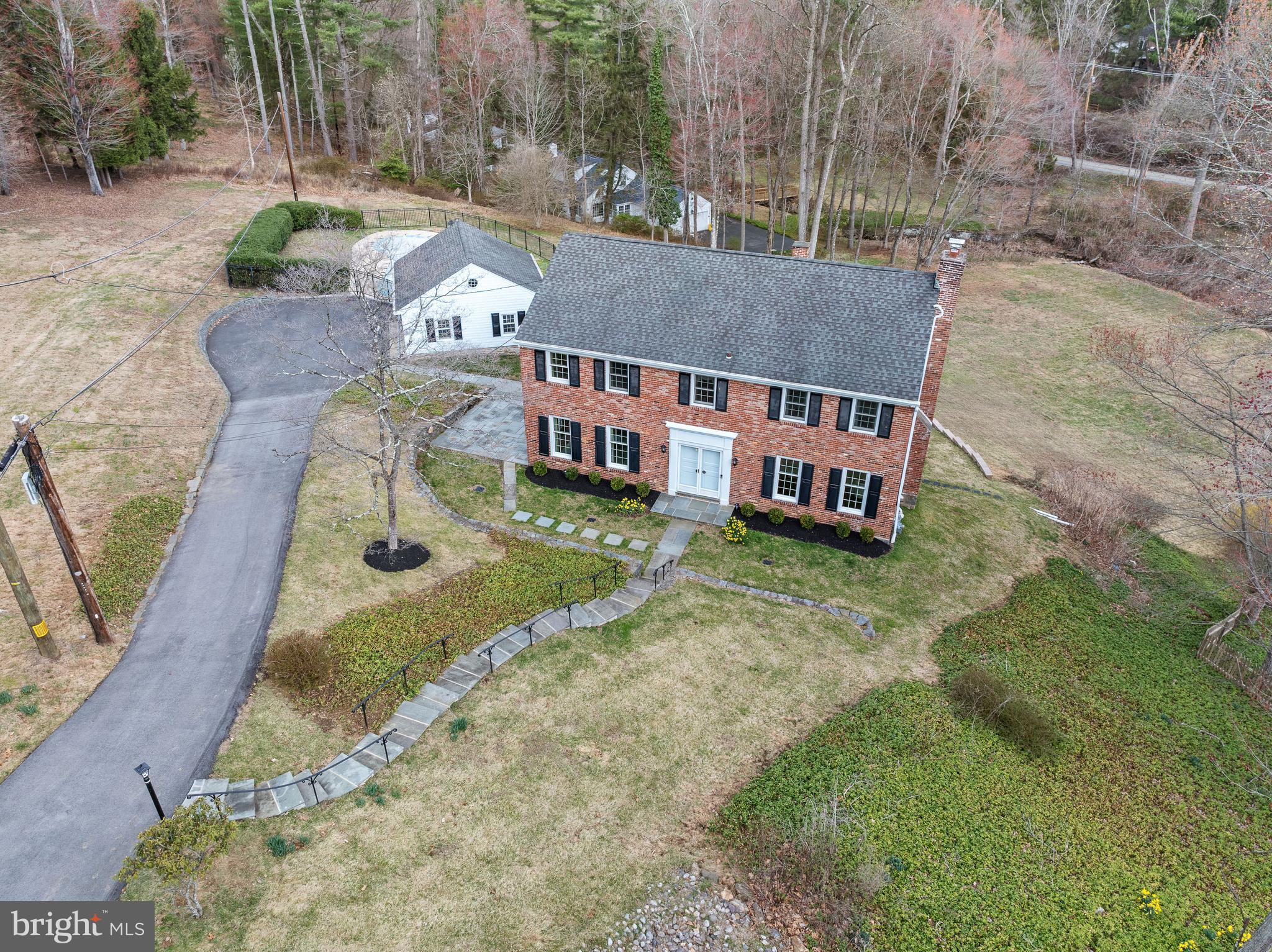 117 Adrienne Ln