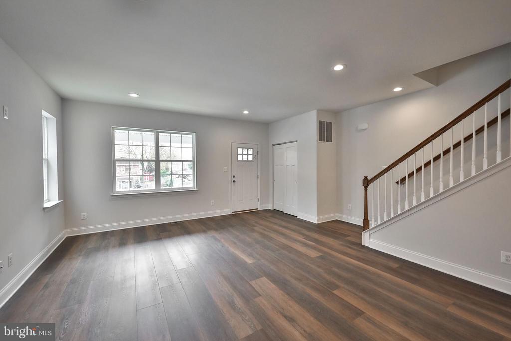 400 E 7th Ave