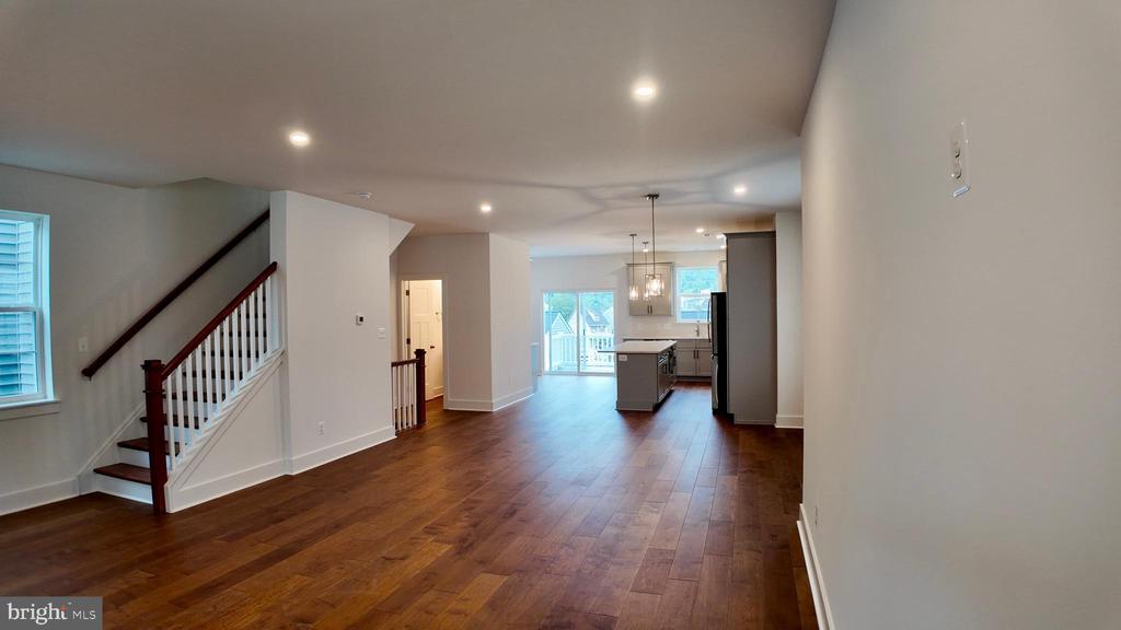 400 E 7th Ave