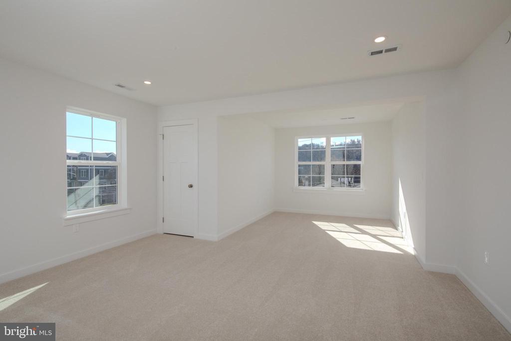 400 E 7th Ave