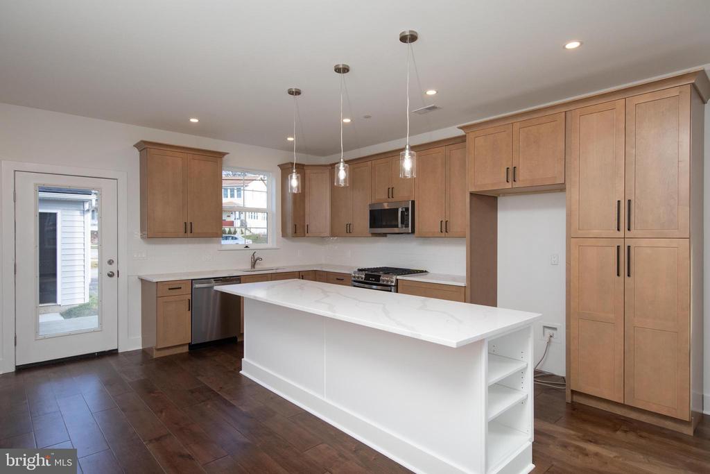 400 E 7th Ave