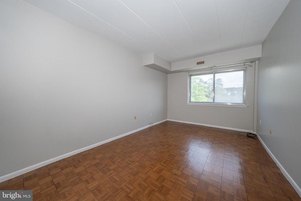 100 West Ave #607-W