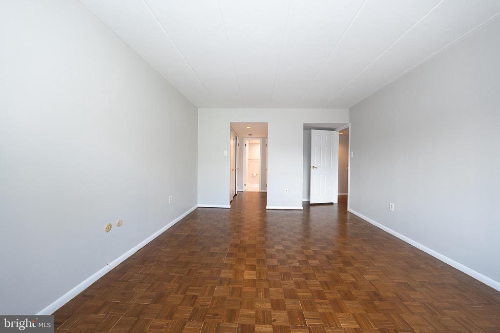 100 West Ave #607-W