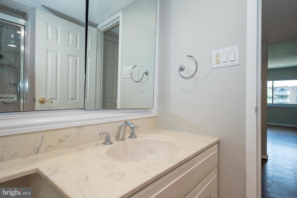 100 West Ave #607-W